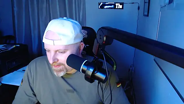 Snapshot of DerPornoPete chatting on 27, 12, 2024 DerPornoPete online show from 27, 12, 2024