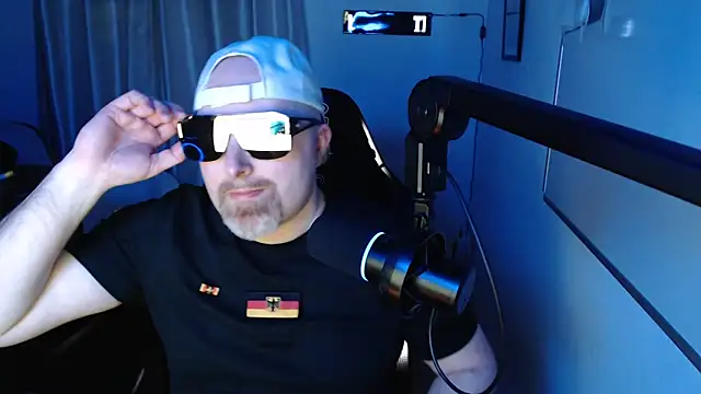 Snapshot of DerPornoPete chatting on 8, 2, 2025 DerPornoPete online show from 8, 2, 2025