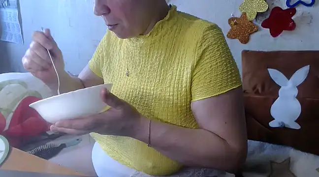 QueenLana online show from 6, 3, 2025