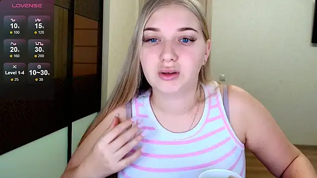 Snapshot of Adr1ana_ chatting on 28, 11, 2025 Adr1ana online show from 28, 11, 2025