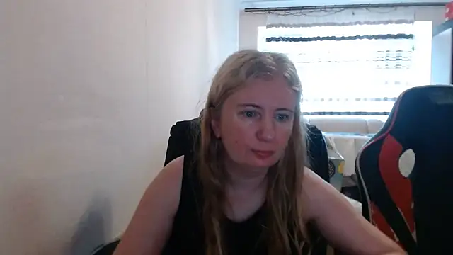 Snapshot of PeterAndJen chatting on 2, 7, 2026 PeterAndJen online show from 2, 7, 2026
