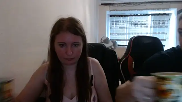 Snapshot of PeterAndJen chatting on 7, 7, 2026 PeterAndJen online show from 7, 7, 2026