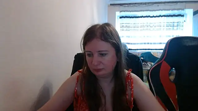 Snapshot of PeterAndJen chatting on 12, 7, 2026 PeterAndJen online show from 12, 7, 2026