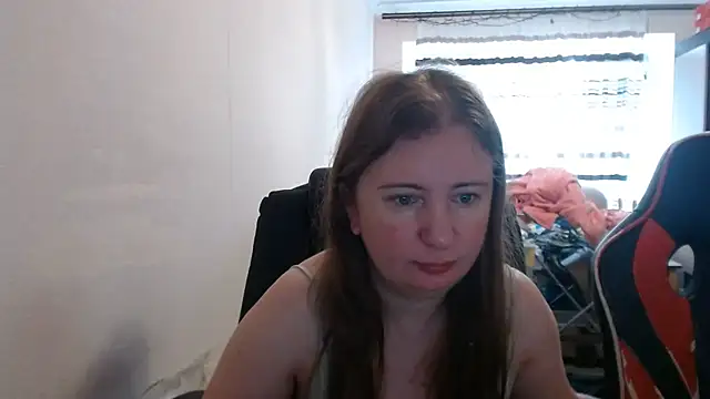 Snapshot of PeterAndJen chatting on 14, 7, 2026 PeterAndJen online show from 14, 7, 2026