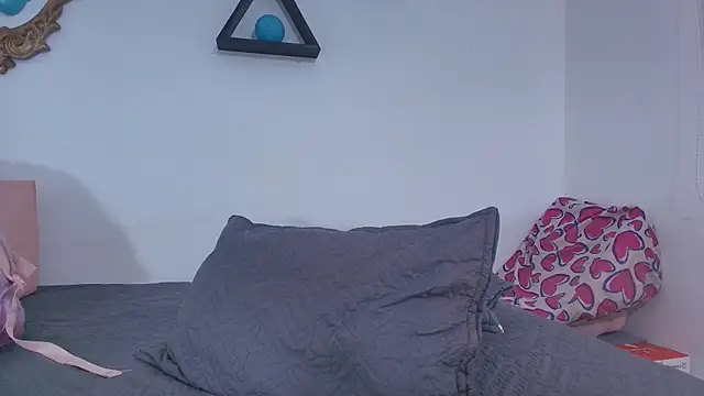 Snapshot of timkerbell_ chatting on 8, 3, 2025 timkerbell online show from 8, 3, 2025