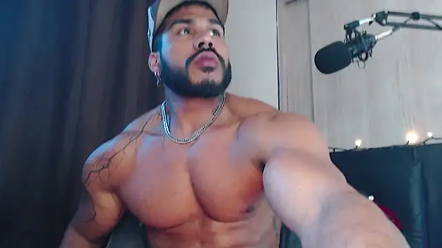 Snapshot of Artemis_Kazttman chatting on 2, 1, 2025 Artemis Kazttman online show from 2, 1, 2025