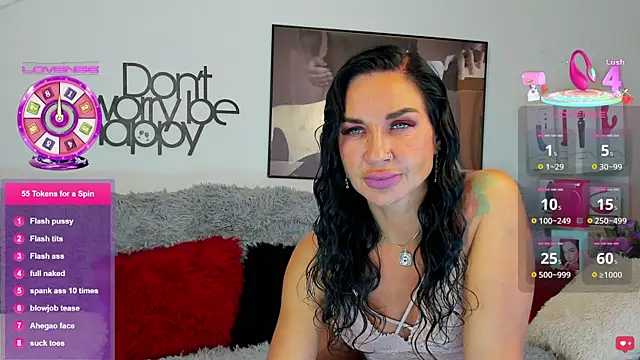 Snapshot of Tara_Bloss chatting on 17, 10, 2025 Tara Bloss online show from 17, 10, 2025