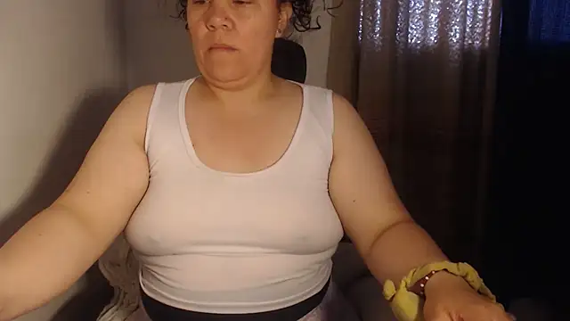 Snapshot of agathamiller01 chatting on 6, 7, 2026 agathamiller01 online show from 6, 7, 2026