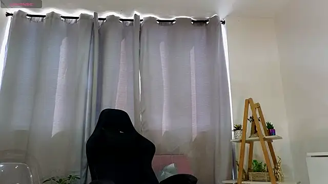 Snapshot of bella__adams chatting on 19, 2, 2025 bella adams online show from 19, 2, 2025