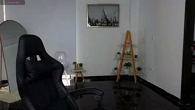 Snapshot of bella__adams chatting on 15, 9, 2025 bella adams online show from 15, 9, 2025