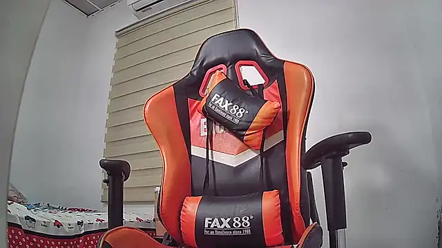 Snapshot of EvaTiffany chatting on 16, 9, 2025 EvaTiffany online show from 16, 9, 2025