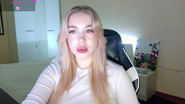 ariashaa online show from 4, 12, 2025