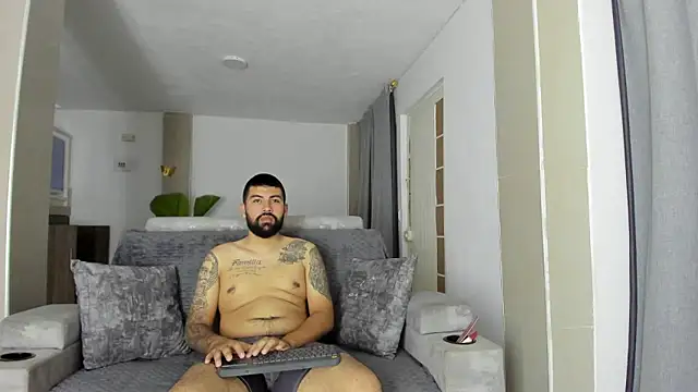 Snapshot of DulceRomance chatting on 9, 2, 2026 DulceRomance online show from 9, 2, 2026