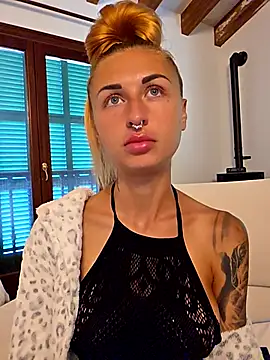 Snapshot of kylie_blck chatting on 27, 9, 2025 kylie blck online show from 27, 9, 2025