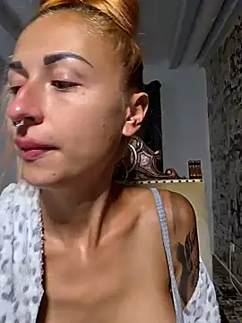 Snapshot of kylie_blck chatting on 1, 10, 2025 kylie blck online show from 1, 10, 2025