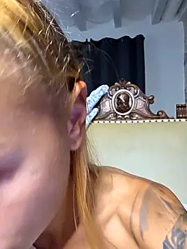 Snapshot of kylie_blck chatting on 3, 10, 2025 kylie blck online show from 3, 10, 2025