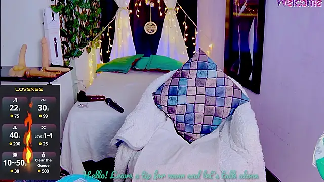 Mommy-pervert online show from 8, 12, 2024