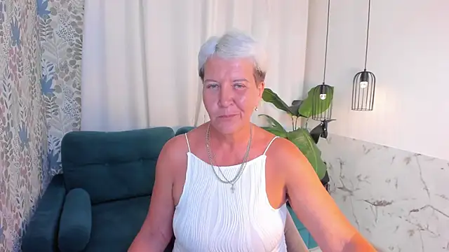 Snapshot of KathySunn chatting on 17, 7, 2026 KathySunn online show from 17, 7, 2026