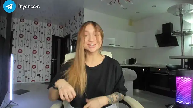 Snapshot of _in_yan chatting on 15, 12, 2024  in yan online show from 15, 12, 2024