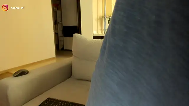 Snapshot of _in_yan chatting on 20, 9, 2025  in yan online show from 20, 9, 2025