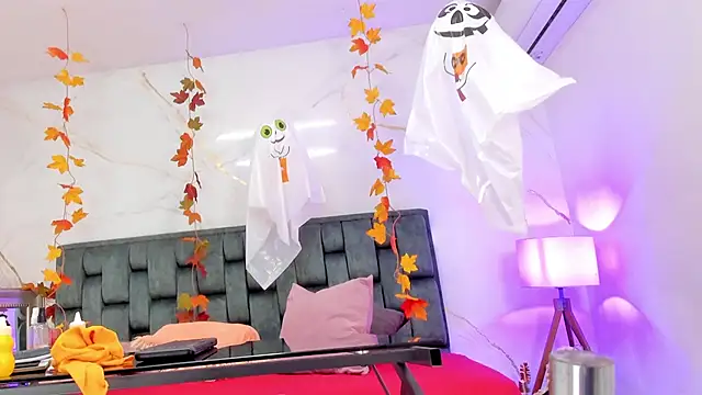 IsiisLovei online show from 30, 10, 2025