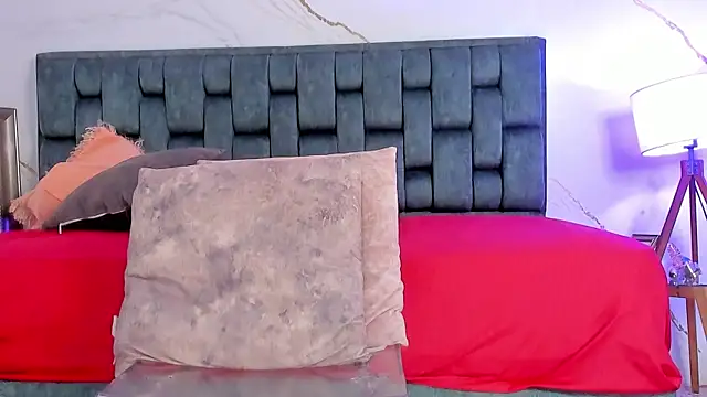 IsiisLovei online show from 19, 11, 2025