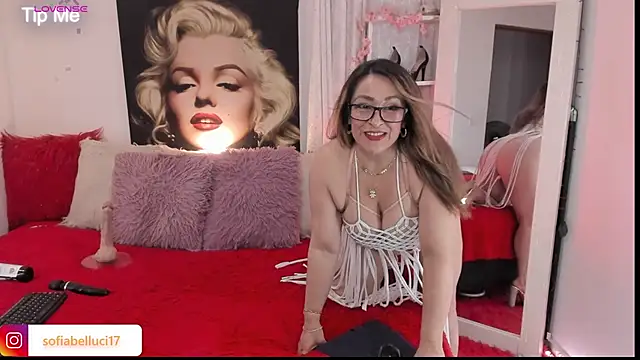 Snapshot of sofiiBell chatting on 14, 11, 2025 sofiiBell online show from 14, 11, 2025