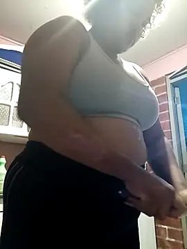 Snapshot of Hilarybunnyy chatting on 24, 2, 2026 Hilarybunnyy online show from 24, 2, 2026