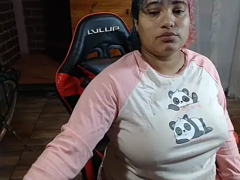 Snapshot of Hilarybunnyy chatting on 17, 3, 2026 Hilarybunnyy online show from 17, 3, 2026