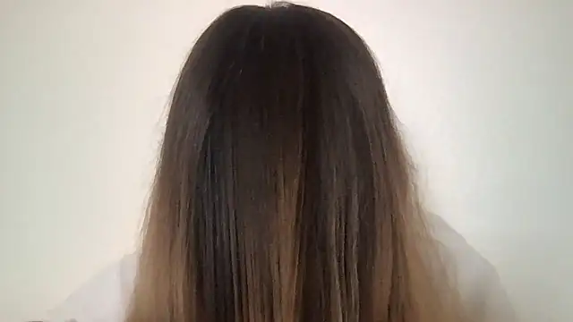 Snapshot of HYPHYtype chatting on 17, 2, 2025 HYPHYtype online show from 17, 2, 2025