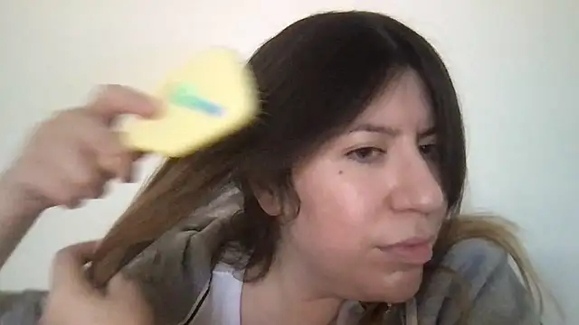 Snapshot of HYPHYtype chatting on 20, 2, 2025 HYPHYtype online show from 20, 2, 2025