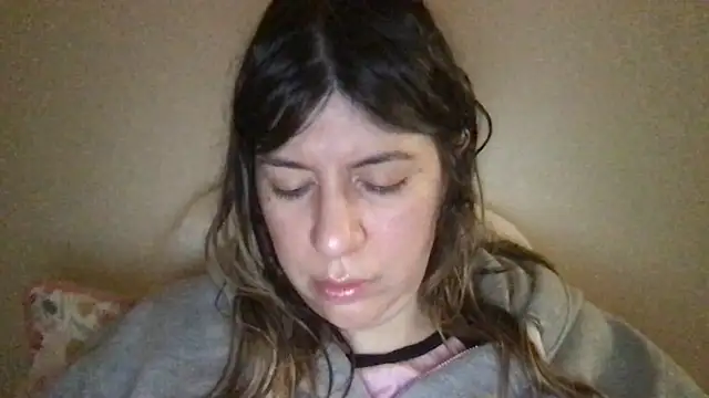 Snapshot of HYPHYtype chatting on 28, 2, 2025 HYPHYtype online show from 28, 2, 2025