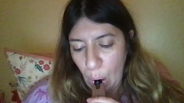 Snapshot of HYPHYtype chatting on 1, 3, 2025 HYPHYtype online show from 1, 3, 2025