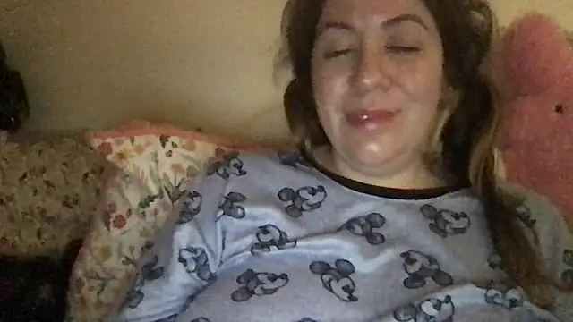 Snapshot of HYPHYtype chatting on 28, 9, 2025 HYPHYtype online show from 28, 9, 2025