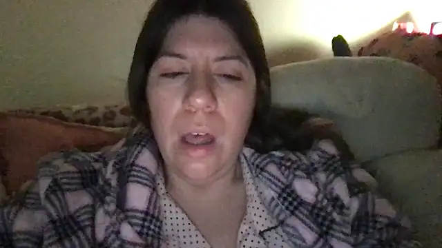 Snapshot of HYPHYtype chatting on 5, 10, 2025 HYPHYtype online show from 5, 10, 2025