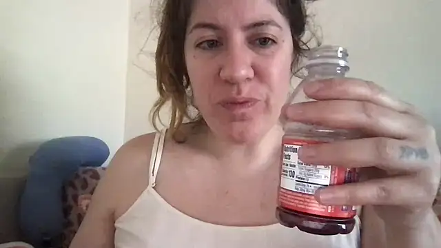 Snapshot of HYPHYtype chatting on 6, 10, 2025 HYPHYtype online show from 6, 10, 2025