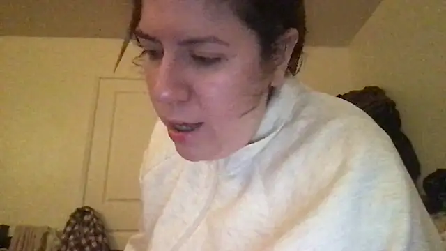 Snapshot of HYPHYtype chatting on 13, 10, 2025 HYPHYtype online show from 13, 10, 2025