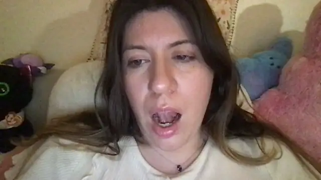 Snapshot of HYPHYtype chatting on 24, 10, 2025 HYPHYtype online show from 24, 10, 2025