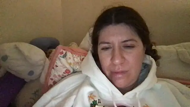 Snapshot of HYPHYtype chatting on 27, 10, 2025 HYPHYtype online show from 27, 10, 2025