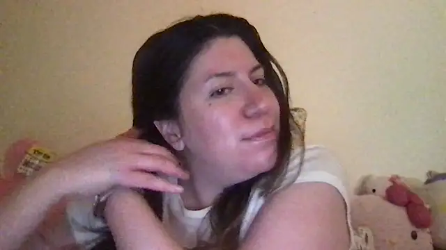 Snapshot of HYPHYtype chatting on 15, 11, 2025 HYPHYtype online show from 15, 11, 2025