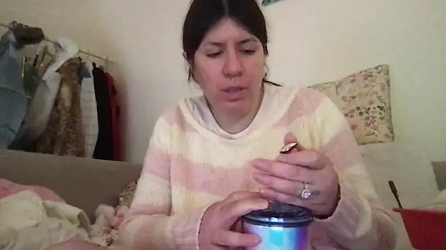 Snapshot of HYPHYtype chatting on 17, 11, 2025 HYPHYtype online show from 17, 11, 2025