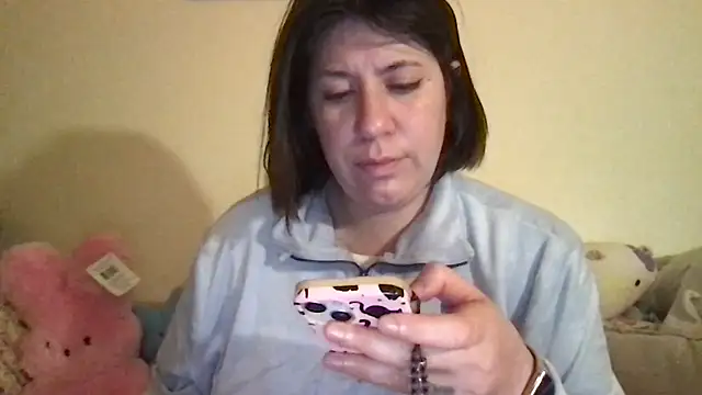 Snapshot of HYPHYtype chatting on 29, 11, 2025 HYPHYtype online show from 29, 11, 2025