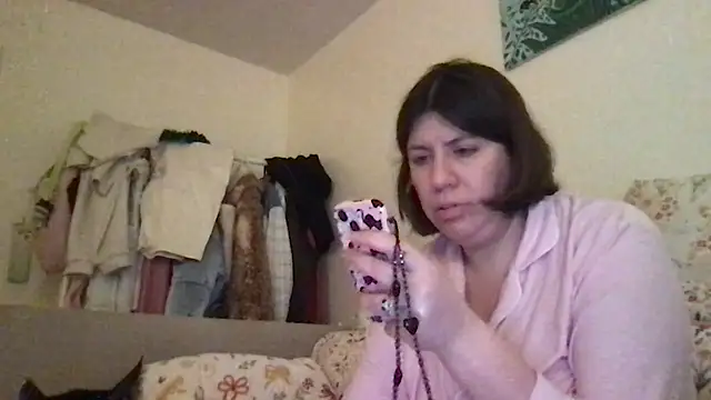 Snapshot of HYPHYtype chatting on 2, 12, 2025 HYPHYtype online show from 2, 12, 2025