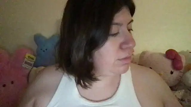 Snapshot of HYPHYtype chatting on 23, 12, 2025 HYPHYtype online show from 23, 12, 2025