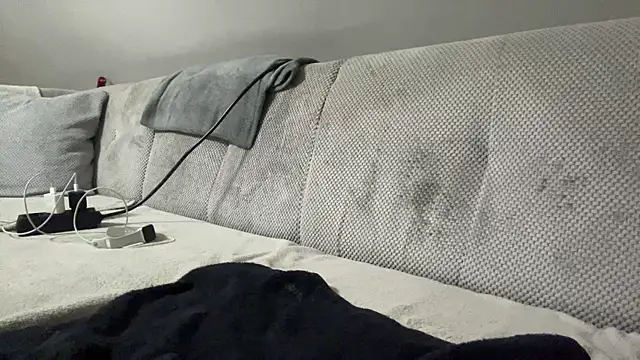 petuletra online show from 13, 10, 2025