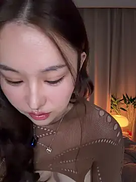 Snapshot of sphynx-_- chatting on 25, 11, 2025 sphynx- - online show from 25, 11, 2025