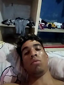 Snapshot of riggijaviersalas chatting on 29, 10, 2025 riggijaviersalas online show from 29, 10, 2025