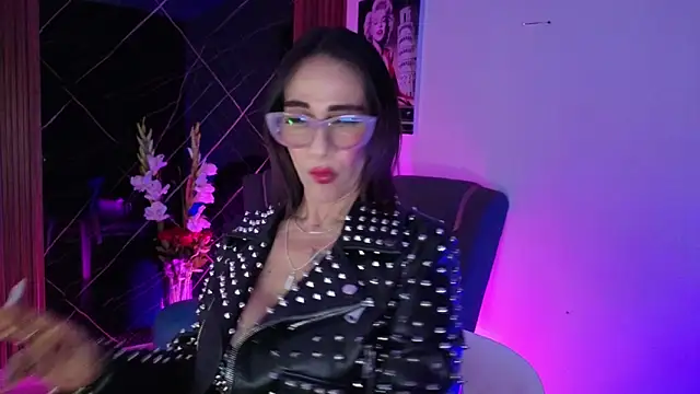 Snapshot of crisstal_miler chatting on 3, 6, 2026 crisstal miler online show from 3, 6, 2026
