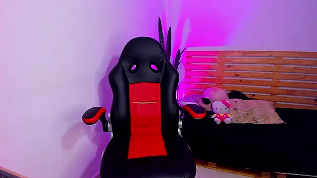 Snapshot of MaryJaneDove chatting on 2, 2, 2025 MaryJaneDove online show from 2, 2, 2025