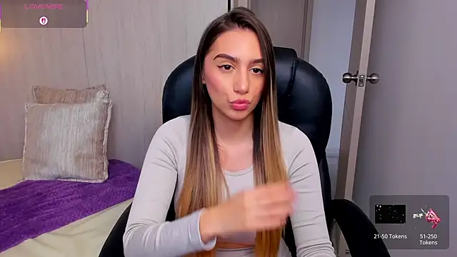 Snapshot of StacyConner chatting on 13, 11, 2025 StacyConner online show from 13, 11, 2025